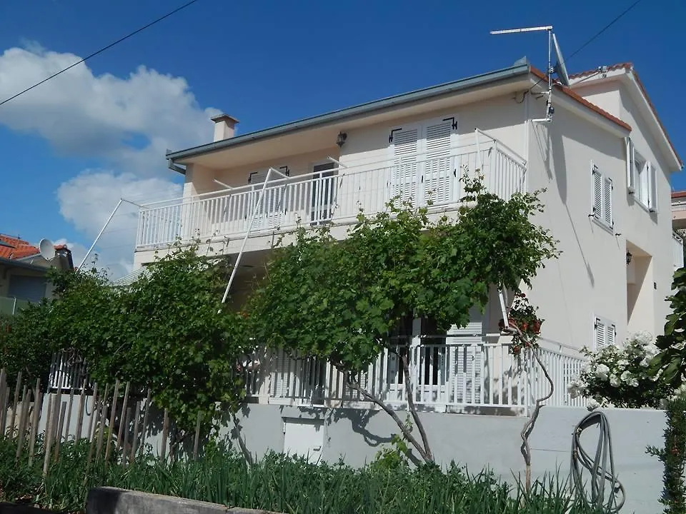 Apartment Arleta 트로기르